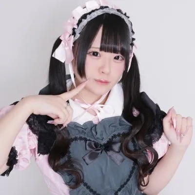 とみこ