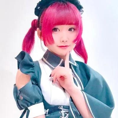 もにゅ