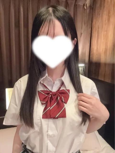 なな『小さい体にスタイルも顔も性格も抜群な完全無欠美少女』