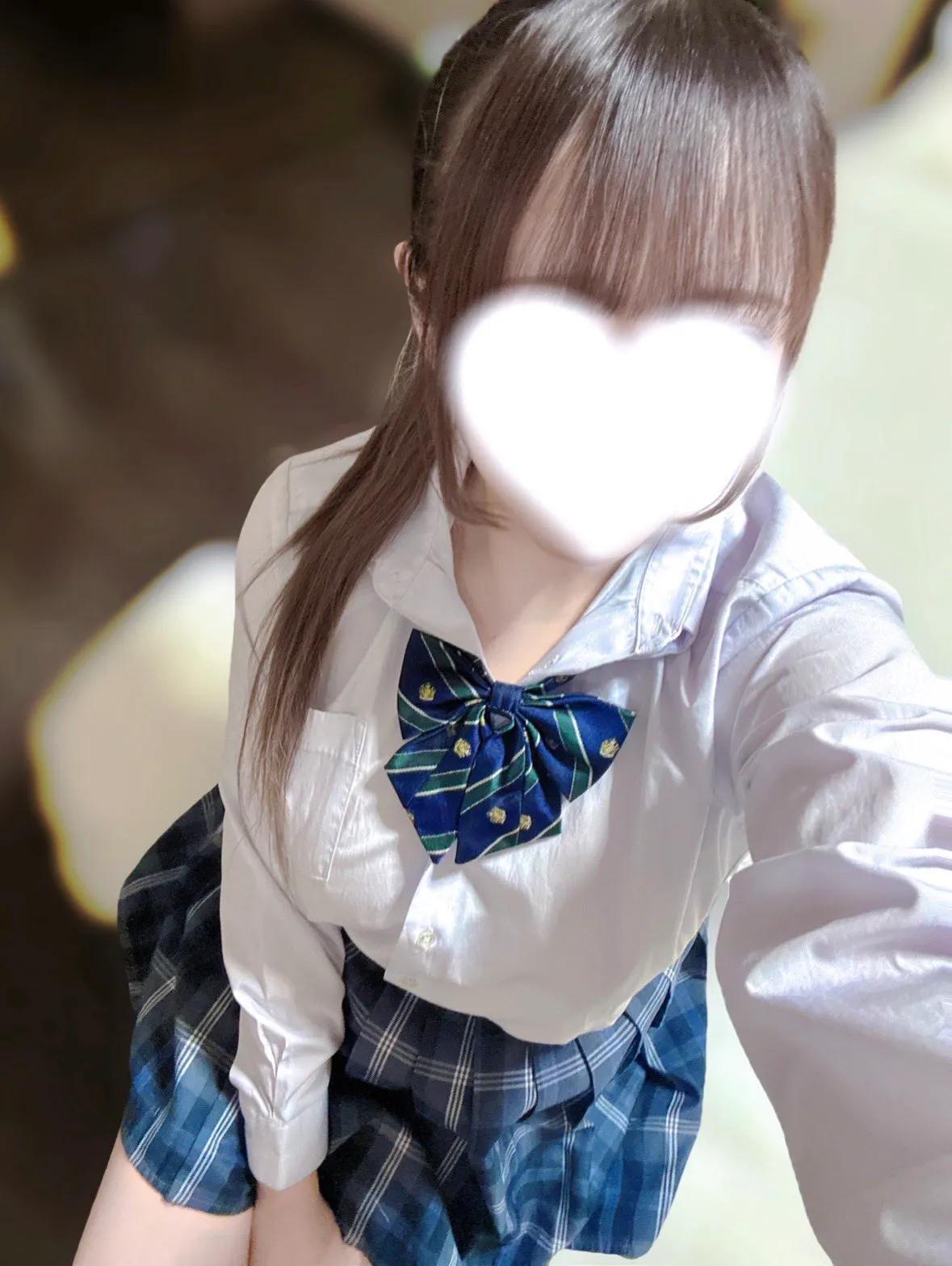 まお『天性の才能はアイドル!未経験最強美少女!!』