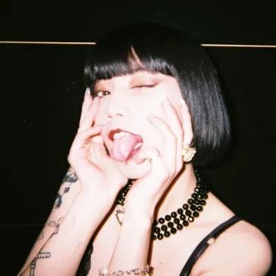 ナナ